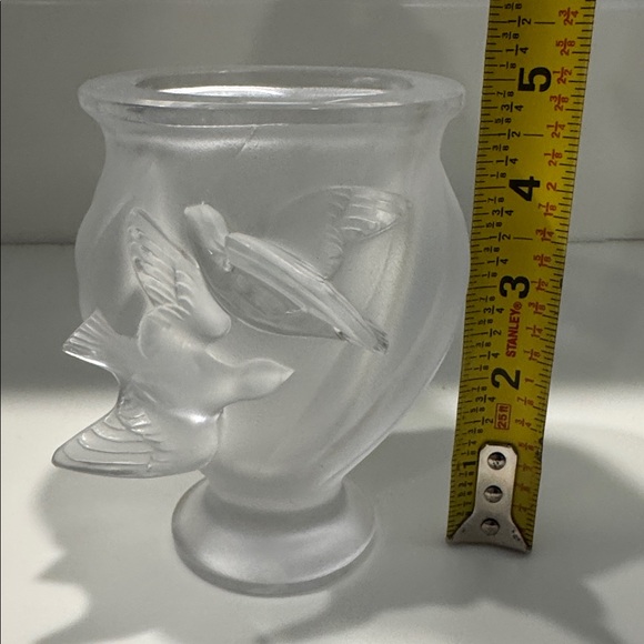 LALIQUE France Rosine Frosted Glass Vase with 3D Dove Design - Picture 7 of 7